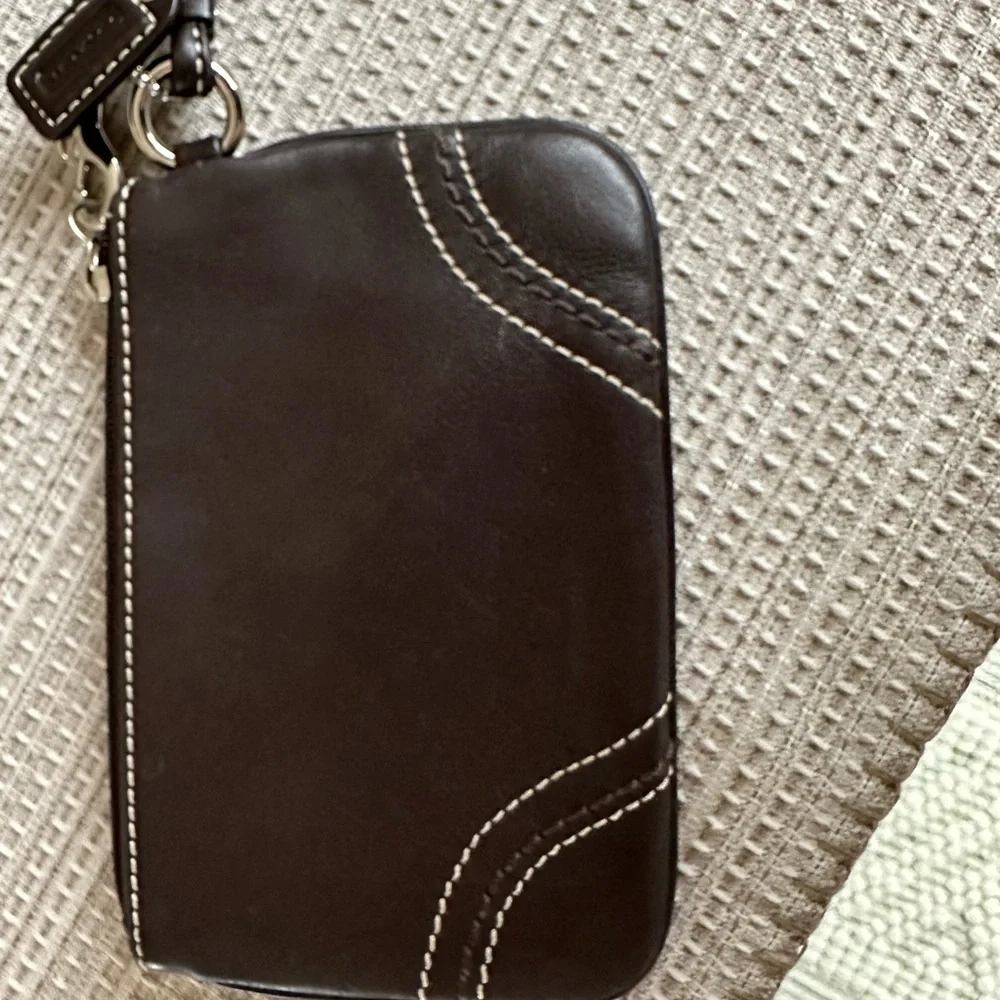 Coach leather wristlet - Picture 1 of 3